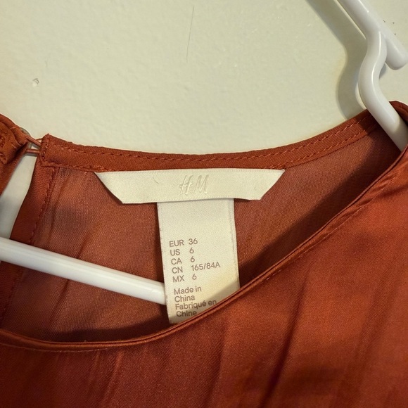 2/$15 H&M - Rust Sleeveless Blouse Top - Picture 5 of 8